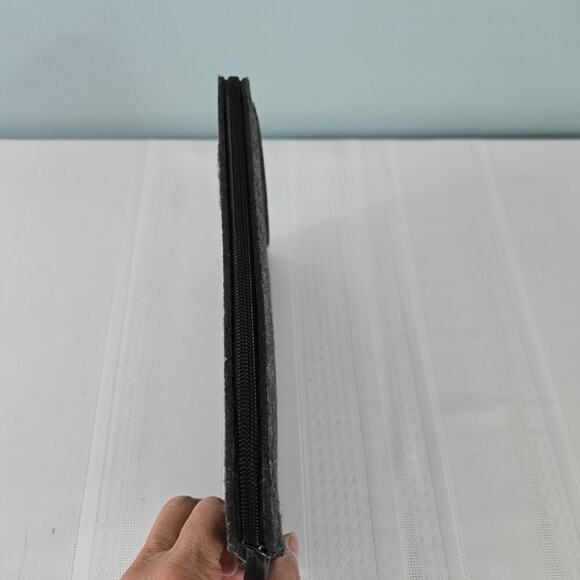 Document Organizers - Zippered Gray Felt Pouches in 3 Sizes - Picture 3 of 9